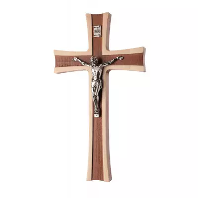 Drewniany krzyż wiszący dwukolorowy z pasyjką